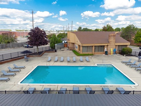 Sparkling Swimming Pool and Sun Deck at Franklin River